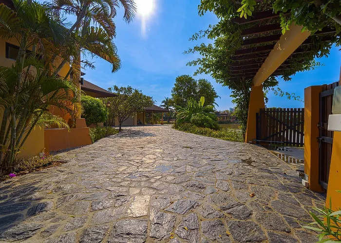 Luxury 5 Bedroom Villa Close To Beach Srs
