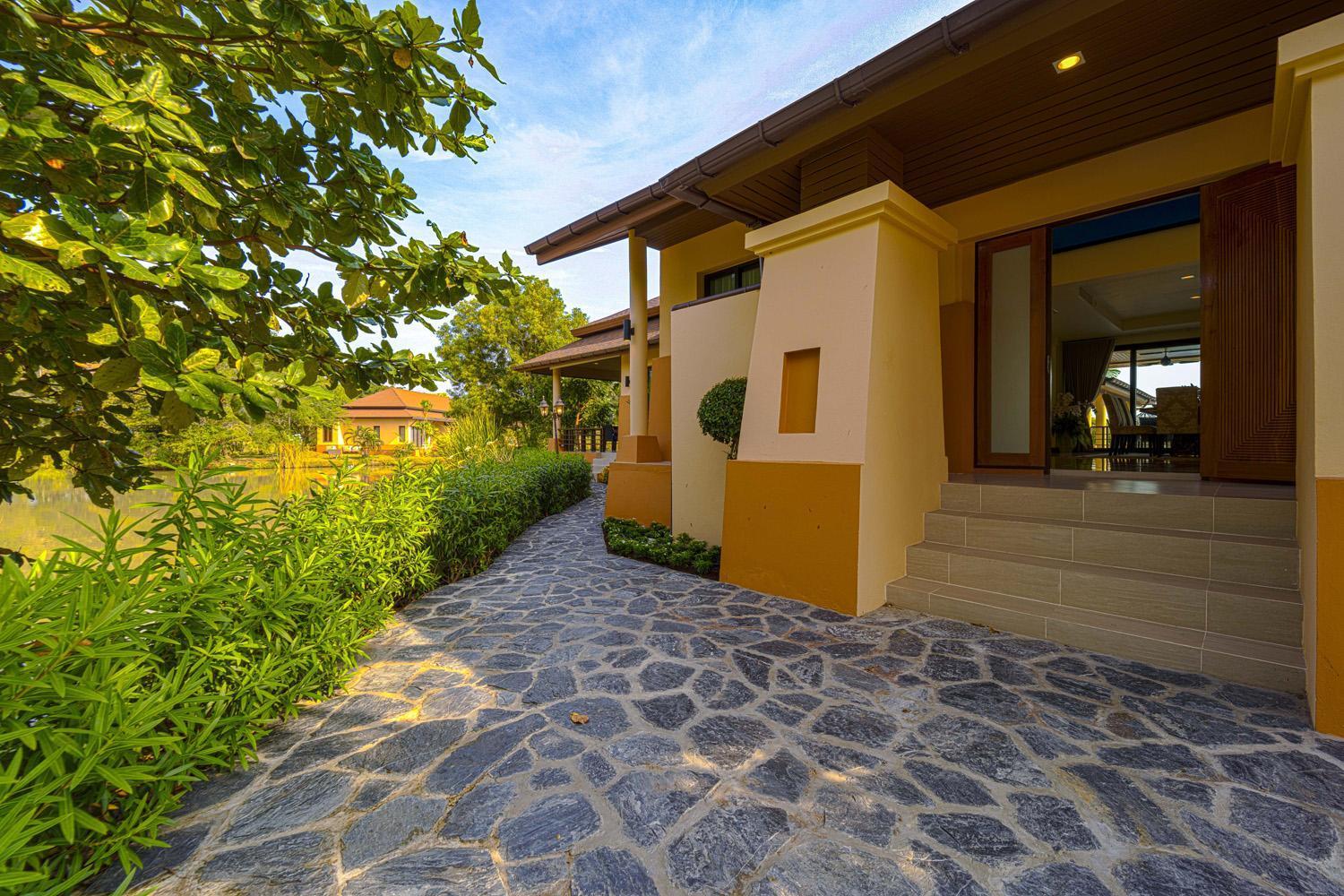 Luxury 5 Bedroom Close To Srs Villa Hua Hin