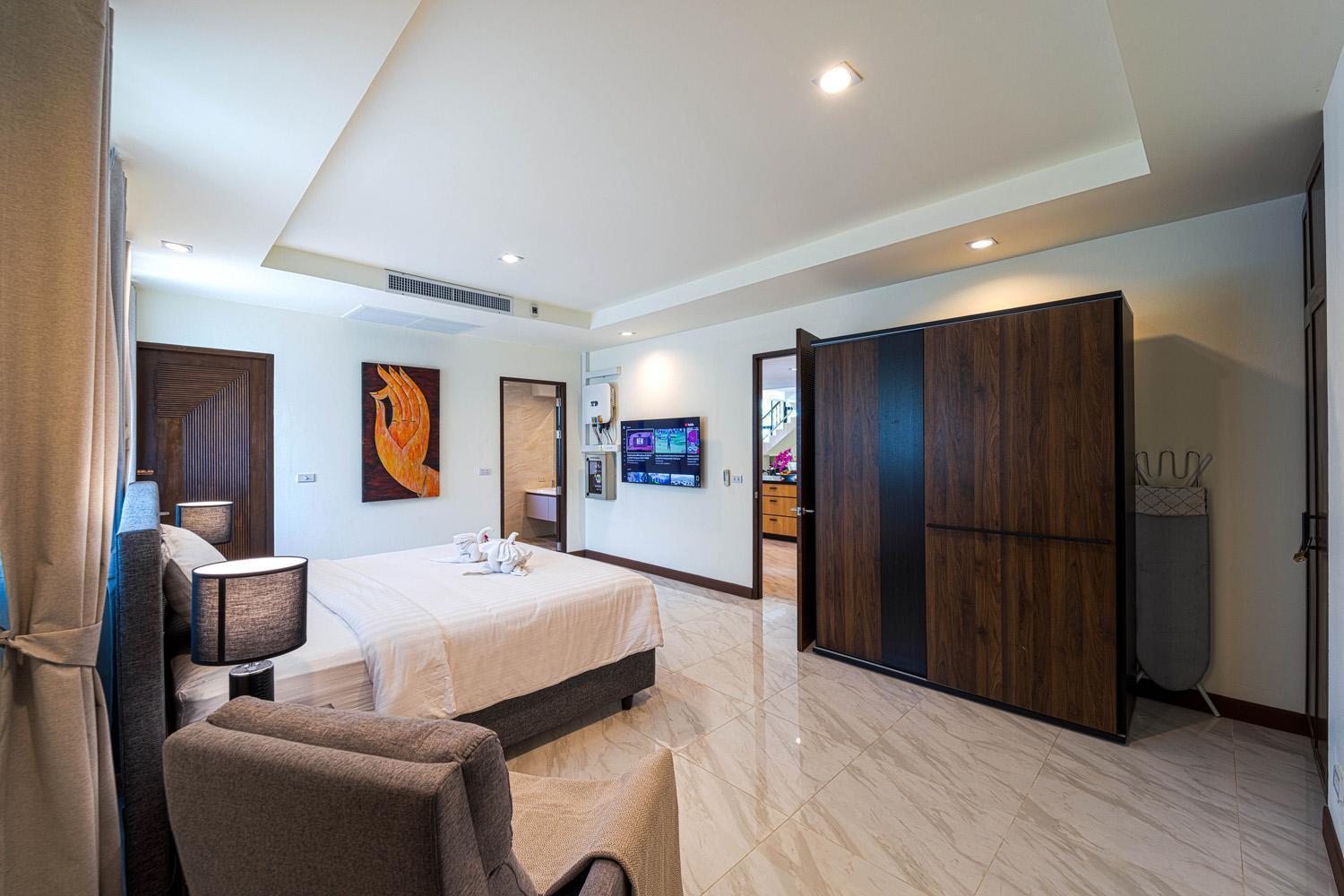 Luxury 5 Bedroom Close To Srs Villa Hua Hin